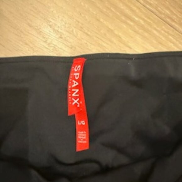 Spanx Faux Leather Moto Leggings – Size Large - Picture 2 of 3